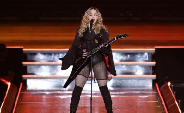 Fansat i kërkojnë Madonnas kthimin e parave të biletës të koncertit!