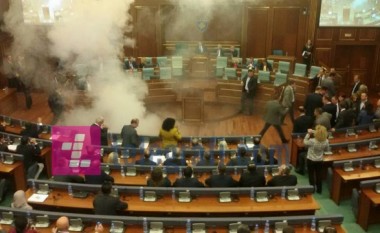 Opozita mund të mos përdor më gaz lotsjellës në Kuvend