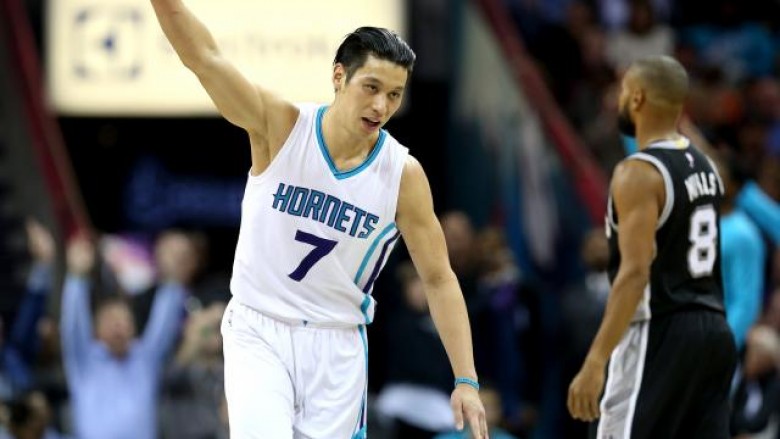 Hornets befason San Antonion, Golden State drejt rekordeve (Video)