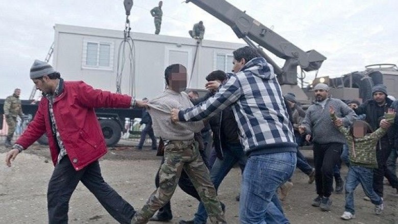 Përdhunon vajzën shtatëvjeçare në kamp, refugjatët tentojnë ta varin