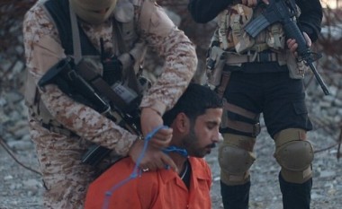Brutaliteti i ISIS-it,vrasin “spiunin” me eksploziv