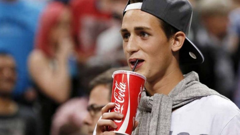 Januzaj i uron ditëlindjen yllit francez (Foto)