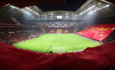 Shtyhet derbi Galatasaray-Fenerbahçe