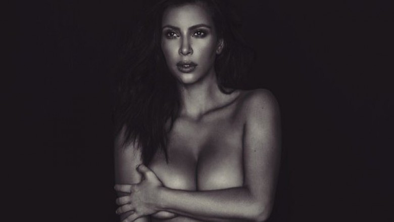 Së​rish zhvishet lakuriq Kim Kardashian (Foto, +18)