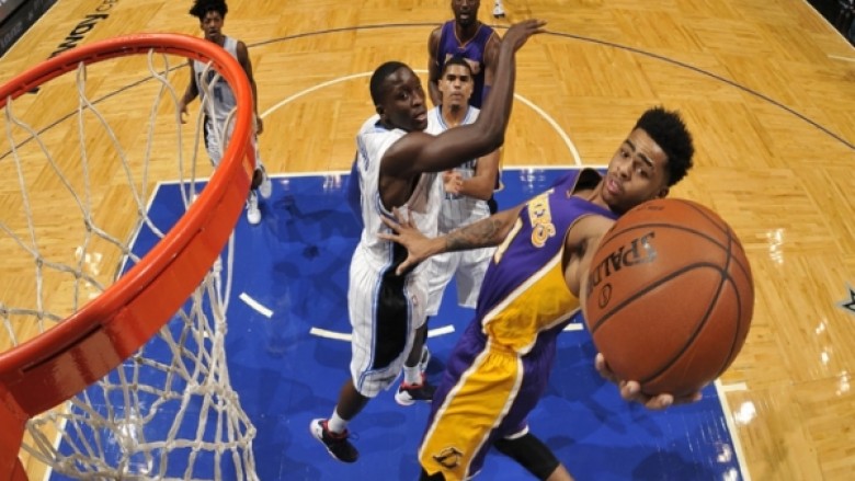 Lakers regjistron fitoren e dytë rresht (Video)
