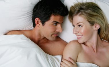 Meshkujt apo femrat – kush mendon më shpesh për seks?
