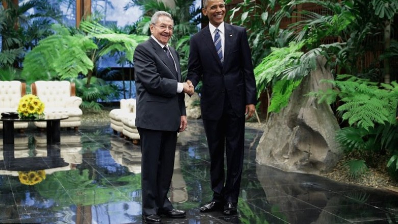 Shtrëngimi historik i duarve, Obama-Castro (Foto)