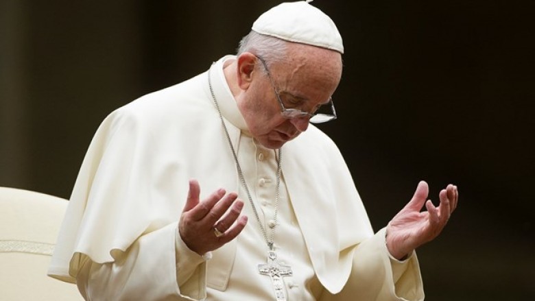 Papa Francesku në “Instagram”: Lutuni për mua