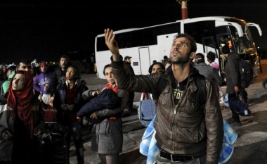 Vazhdojnë protestat e refugjatëve sirianë në kufirin Maqedoni – Greqi