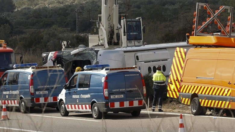 Të paktën 15 studentë të vdekur në Spanjë nga rrokullisja e autobusit