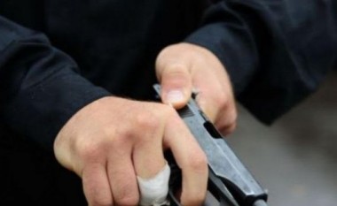 I dehur gjuan me armë brenda një lokali në Mitrovicë, arrestohet i dyshuari