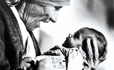 “Nëna Tereza nuk e meriton shenjtërinë”