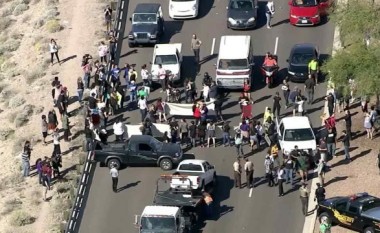 Protestuesit bllokojnë autostradën që çonte në tubimin e Trumpit