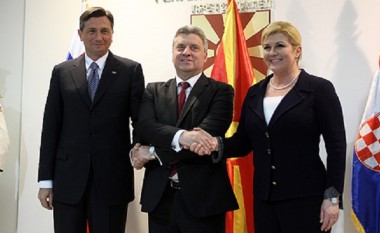 Pas vendimit skandaloz, Ivanov sot “do ti shëtis” Pahor dhe Kitaroviq në kufi