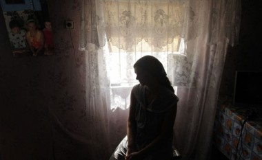 Linda*, e mbijetuara e trafikimit seksual që tash punon si kuzhiniere në Shqipëri (Video)