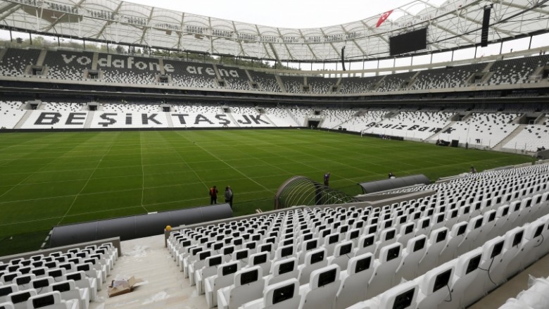 Stadiumi i ri i Besiktasit me ekrane në ulëse (Foto)