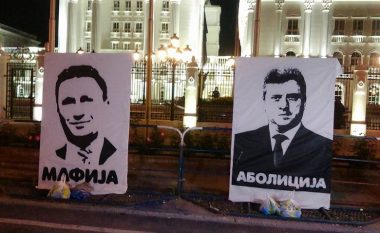 Protestuesit para Qeverisë ngjyrosën fotografitë e Gruevskit dhe Ivanovit (Foto)