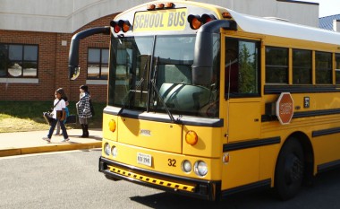 Gabimi që ka mundur të hedh në erë nxënësit: CIA harron eksplozivin në autobusin e shkollës që e kishte huazuar për trajnim