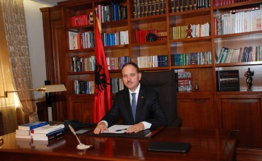 Nishani: Shqipëria është e interesuar për një Maqedoni stabile