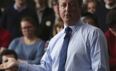 “Panama Papers”: Cameron pranon që kishte një pjesë në investimet e babait
