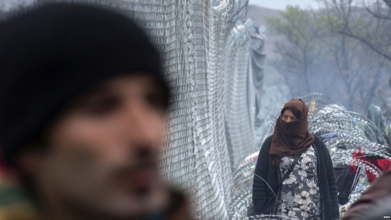 Zbulohen 12 emigrantë nga Siria në një automobil në afërsi të Kavadarit