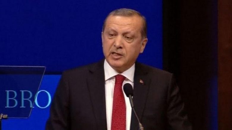 Erdogan: Muslimanët në Ballkan kanë nevojë për mbështetjen e botës islame