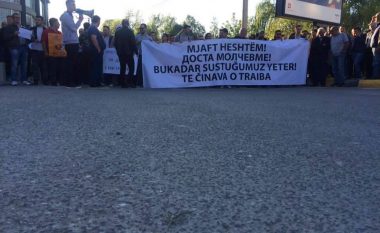 Proteston edhe Gostivari (Foto/Video)