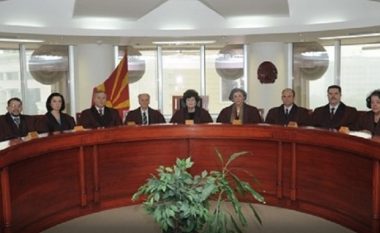 Gjykata kushtetuese “do të vendos” për vetë-shpërbërjen e Kuvendit dhe faljen e Ivanovit
