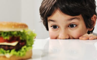 Një në pesë fëmijë me përmbajtje të lartë kolesteroli në trup