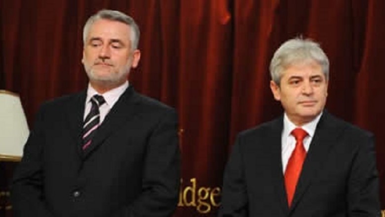 Ahmeti dhe Thaçi arrijnë në Ambasadën e Amerikës në takim me Nuland