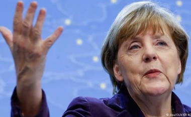 Merkel i përgjigjet Turqisë për poezinë kundër Erdogan