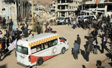 OKB fillon evakuimin e 500 njerëzve nga qytetet e rrethuara në Siri