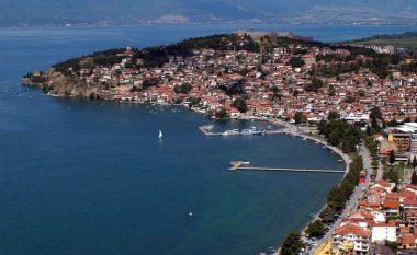 Deri nga mesi i qershorit, do të shemben objektet e ilegale në plazhet e Ohrit