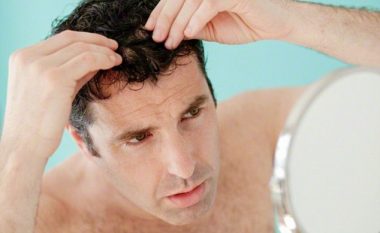 Peshëngritja dhe proteinat mund të shkaktojnë rënien e flokëve