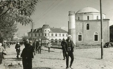 Rrëfime nga Prishtina e vjetër: Mehmet Dyzi dhe ati që i ecte si manekinet e sotme!