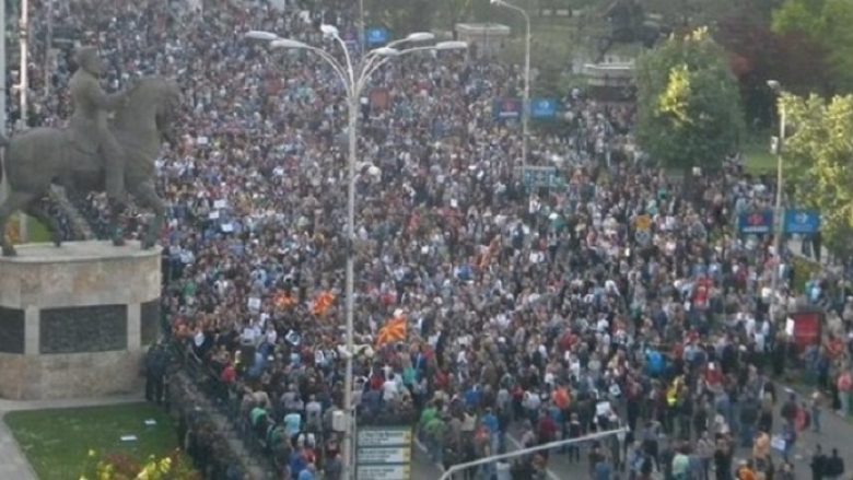 Zgjerohen protestat nëpër Maqedoni, kundër-protestat u anuluan