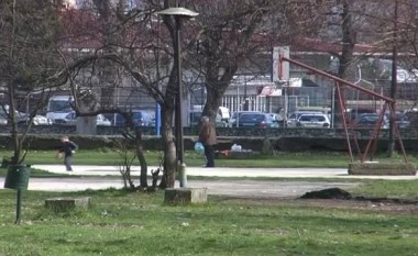 Të rinjtë e Tetovës kërkojnë rekonstruktim të qendrës sportive