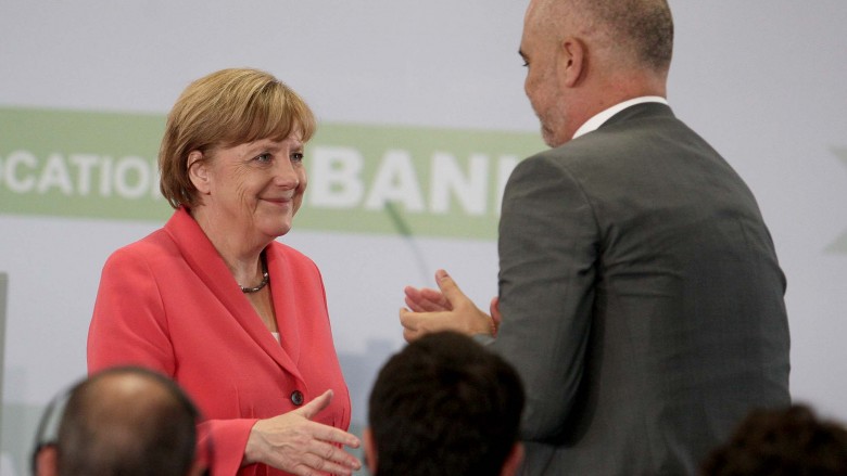 Kancelarja Merkel letër Ramës: Keqardhje të thellë për viktimat, do t’ju mbështesim