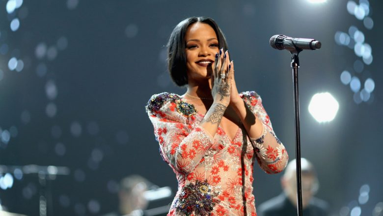 Kush është shqiptarja që ja ka bërë “follow” Rihanna në Instagram? (Foto)