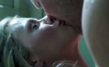 Ja si xhirohet një skenë e seksit në film (Video, +18)