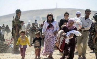 Tridhjetëmijë sirianë e lënë Sirinë për 48 orë