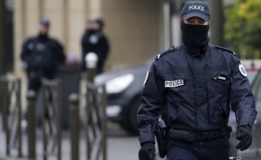 Të shtëna armësh në Paris, arrestohet një person (Foto)