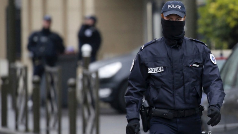 Të shtëna armësh në Paris, arrestohet një person (Foto)