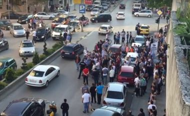 Rrahen polici dhe qytetari në Tetovë (Video)