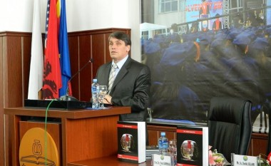 Xhemaili-Haxhiut: Ti rregulloje Kosovën, mos na shit mend në Maqedoni (Foto)