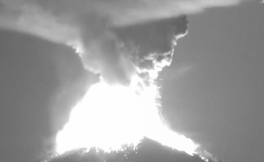 Shpërthen vullkani më i madh në botë Popocatepetl (Video)