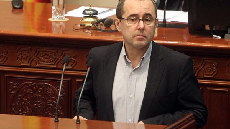 Ademi kërkon nga partia e Gruevskit që të mos ofendohen shqiptarët