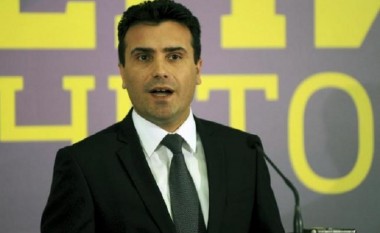 LSDM nuk dëshiron marrëveshje, Zaev ikë për pushime në Greqi (Foto)
