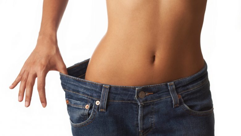 Katër mënyra për të humbur peshë pa dietë apo ushtrime fizike