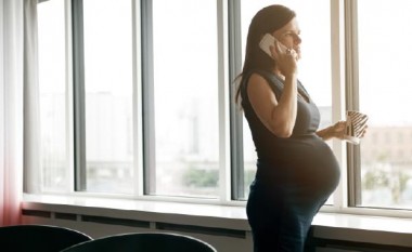 Si e ndryshon shtatzënia karrierën